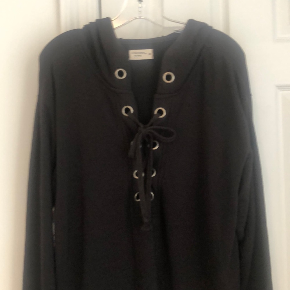 WOMENS BLACK HOODED TOP